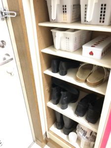 40足から5足へ 靴の片付けに成功した30代女性ミニマリストの靴棚before After まなきのなるようにするさ